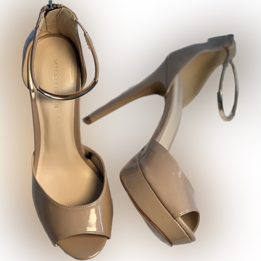 Marc Fisher Size 8 beige, 3to4 inch high heel